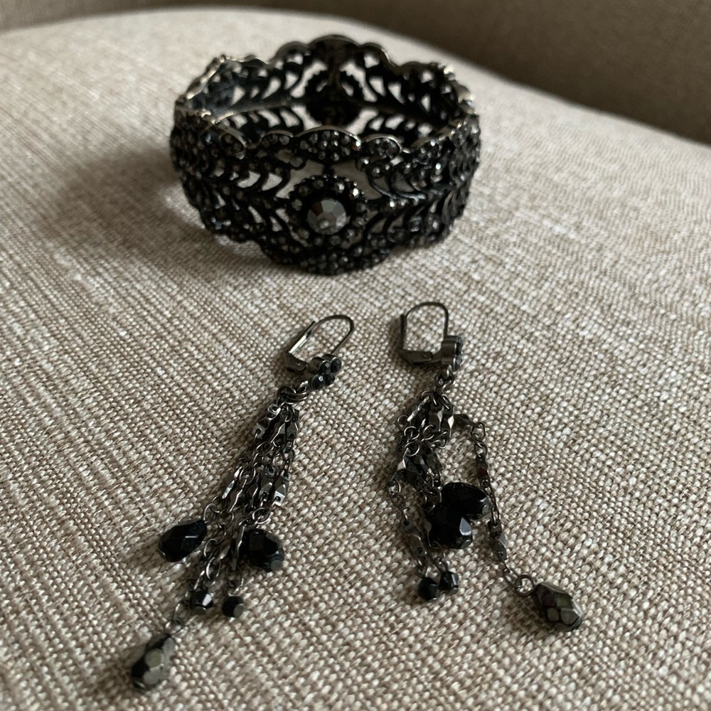 Stunning 1928 cuff and matching earrings.